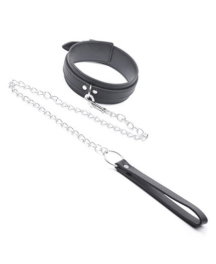 Le Collier en Cuir avec Laisse de Domination